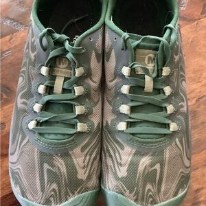 Merrell Men’s Vapor Glove 4 size 9. Excellent Condition! Smoke free home.